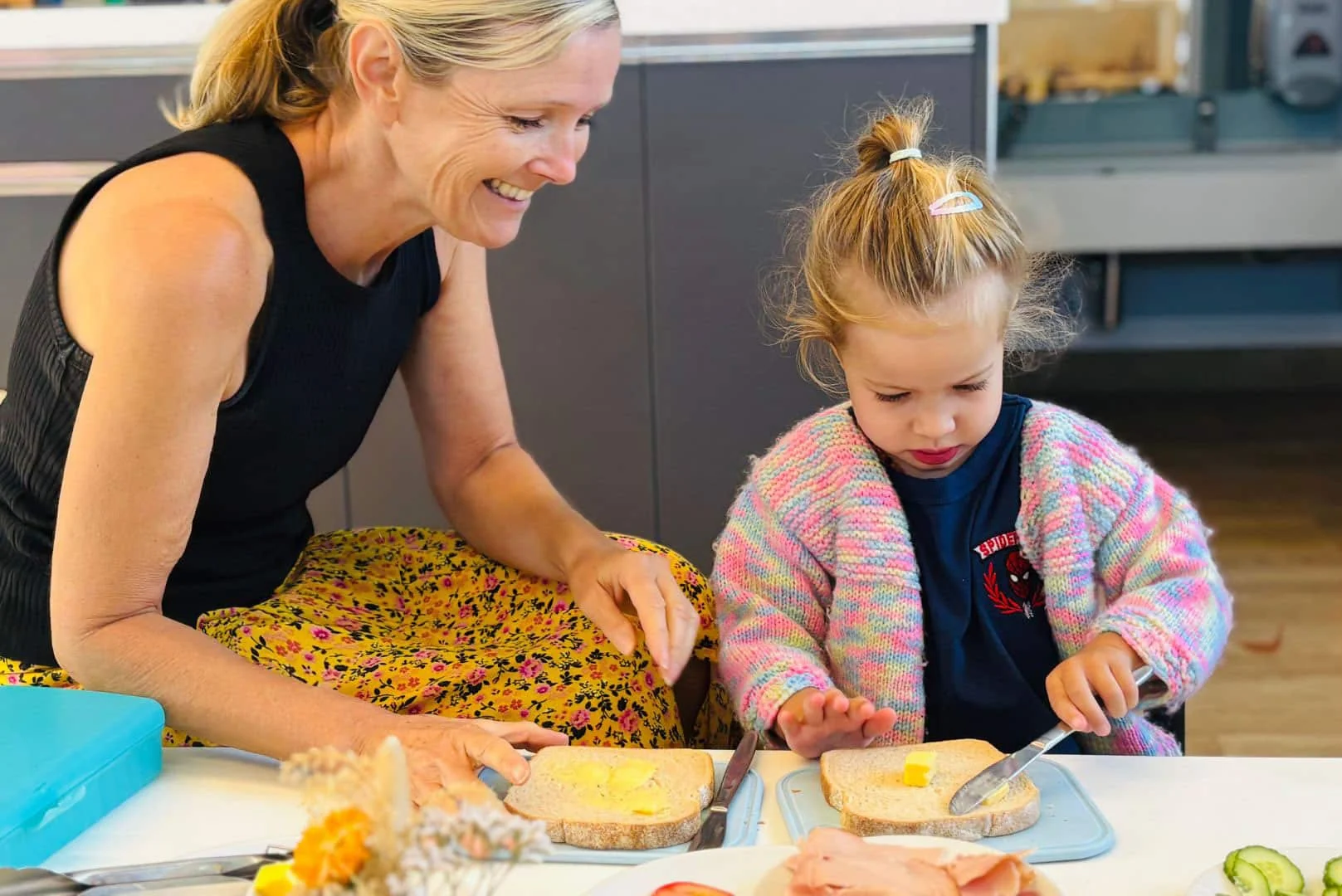 Nutritionist Doreen and a child in the kitchen